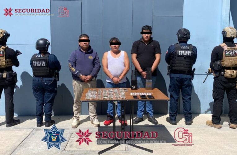 Recuperan tractocamión robado y detienen a tres en Hidalgo