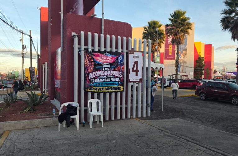 Bajan precio del estacionamiento tras quejas de visitantes