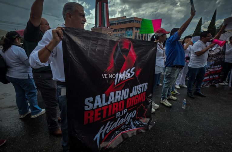 Trabajadores del IMSS protestan en Pachuca; piden mejores condiciones laborales