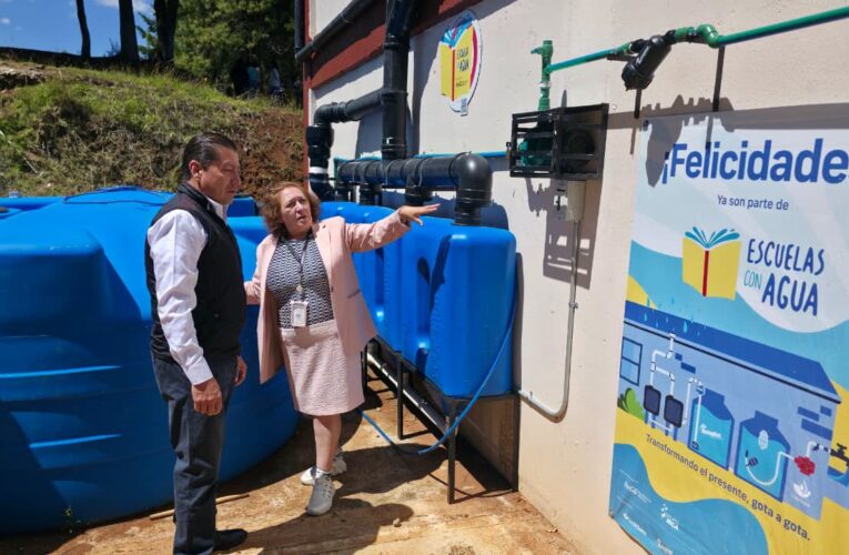 Estudiantes de Omitlán crean sistema para aprovechar agua de lluvia