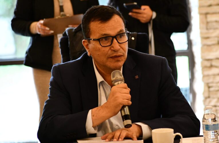 Álvaro Bardales defiende eliminar doble autorización para contrataciones municipales