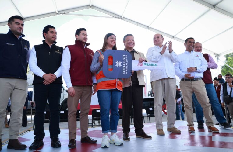 Hidalgo recibe de Pemex asfalto, vehículos y luminarias por más de 78 mdp